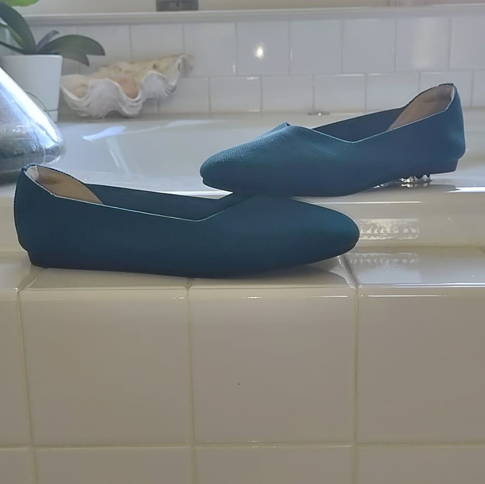 Elegant Teal Women's Flats